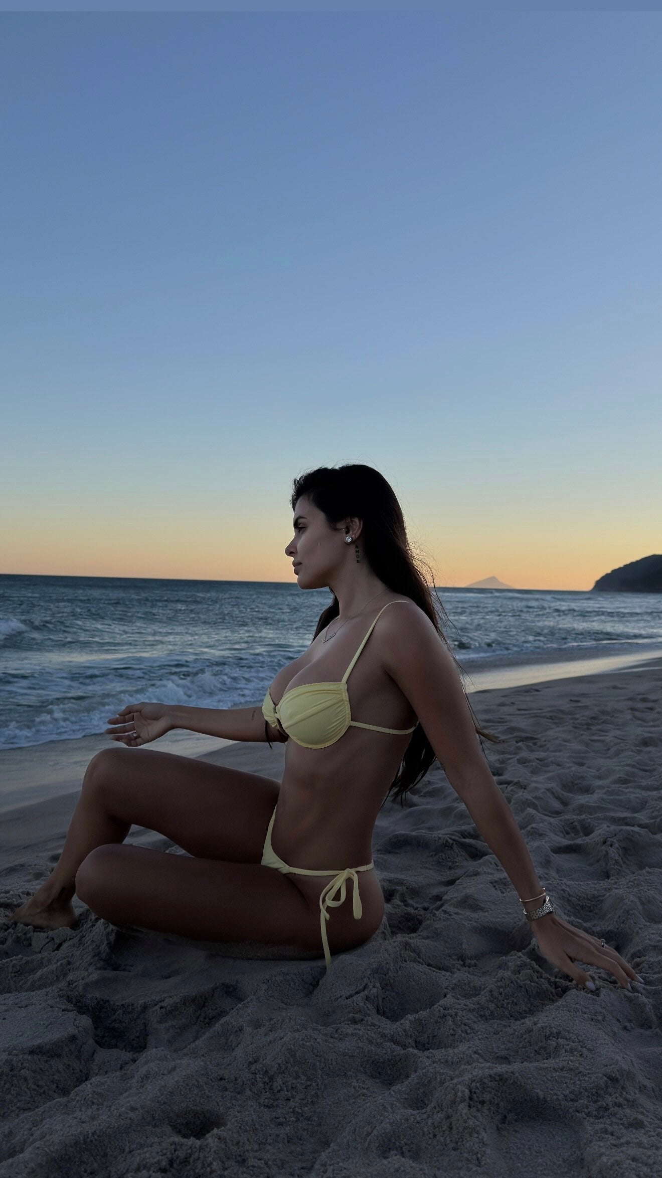 BIQUINI TAÇA SLIM AMARELO SOL